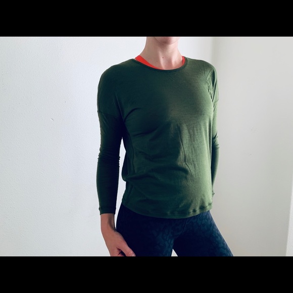 Lululemon Athletica long sleeve top open back - Picture 4 of 9